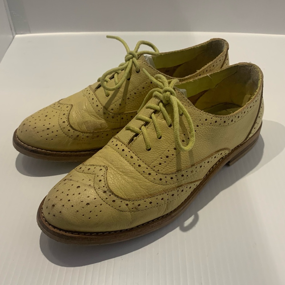 Lily Perf Oxfords in Creamy Yellow by GAP. US 8.5